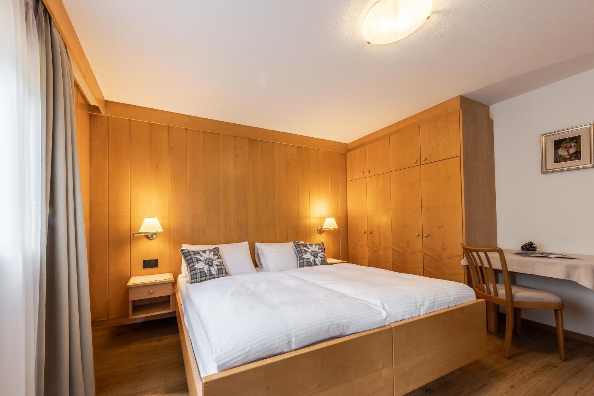 Villa Resi B&B Corvara In Badia Eksteriør bilde
