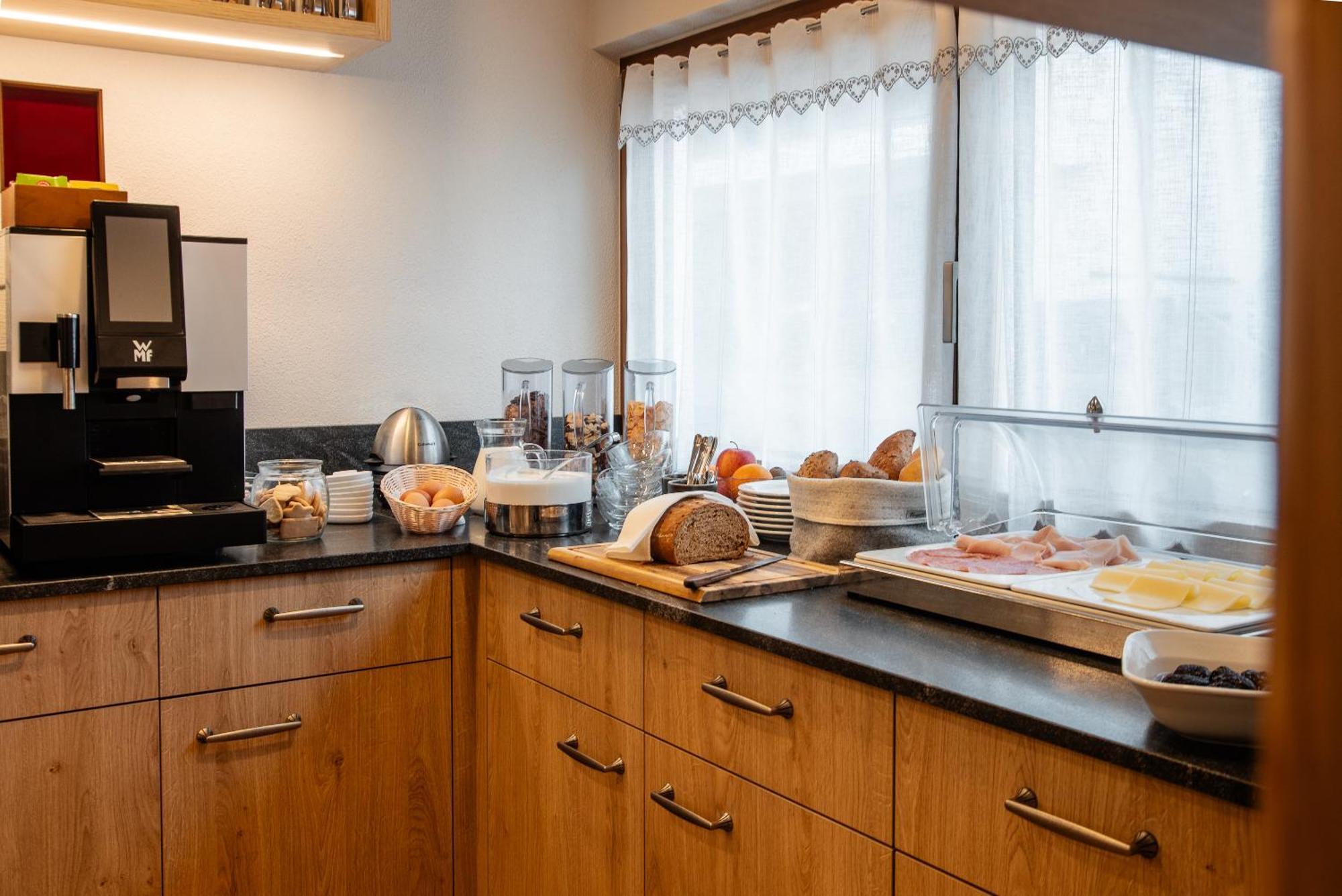 Villa Resi B&B Corvara In Badia Eksteriør bilde